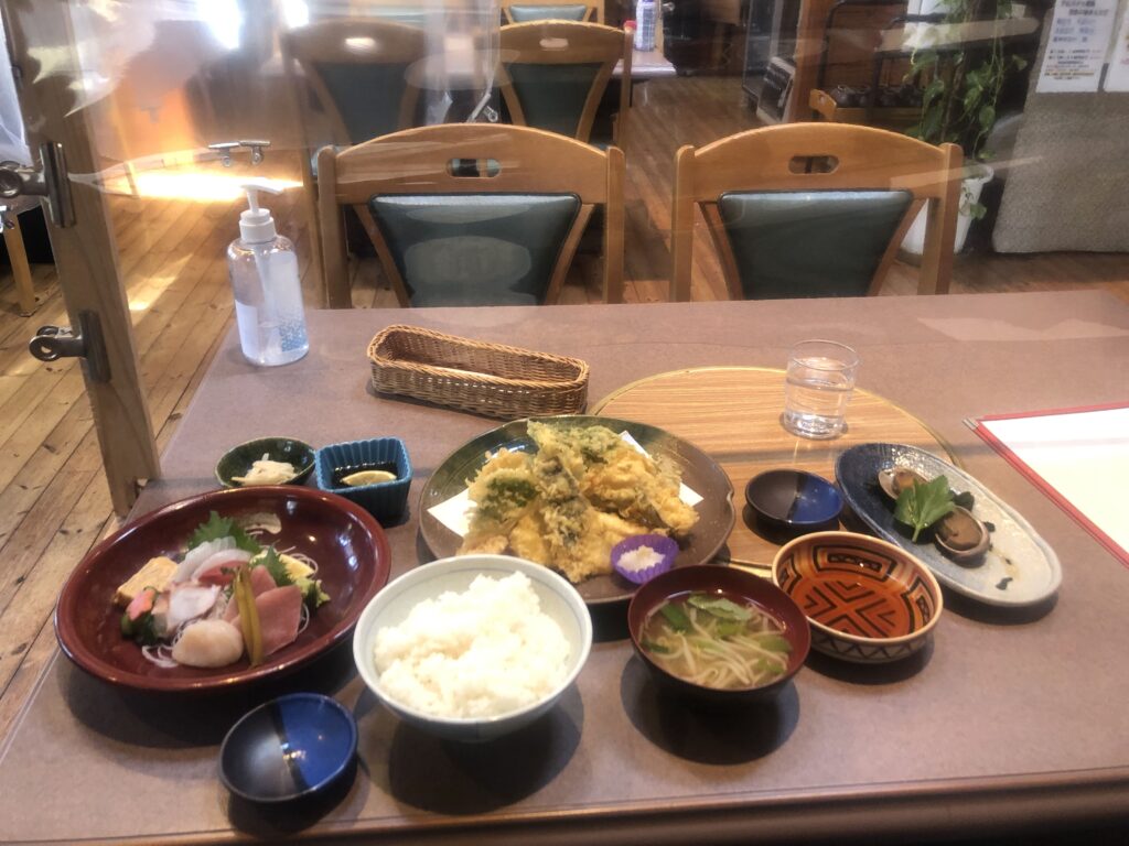 四季の味まんたてのウツボの天ぷら定食