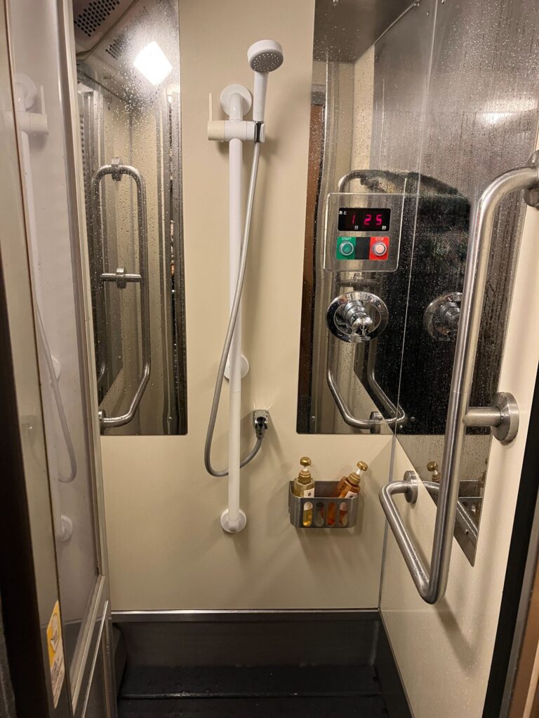 サンライズ瀬戸・出雲のシャワールーム（シングルデラックス個室専用）